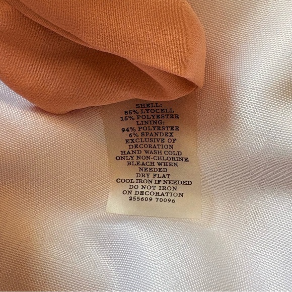 Ann Taylor Plus Size 8 Peach Lined Button Halter Top W/ Flower Accents - Picture 4 of 7